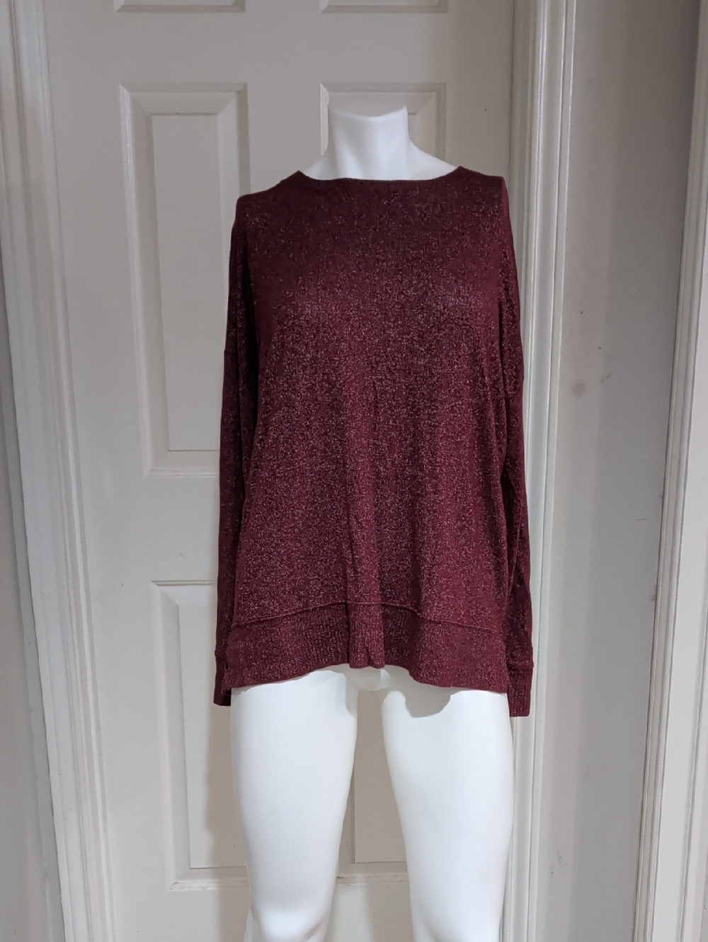 Time and Tru Women's Wine Long-Sleeve Top size Medium